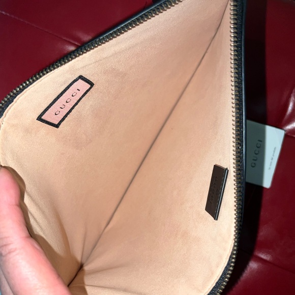 👑✅PRICE FIRM✅ AUTHENTIC Calfskin Life is Gucci Clutch - Picture 5 of 17